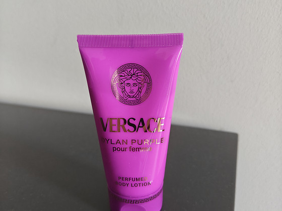 Versace Dylan Purple - парфюмированный лосьон для тела