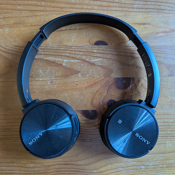 Беспроводные наушники Sony MDR-ZX330BT