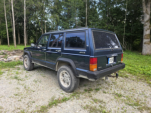 Jeep cherokee (2 foto / 3)