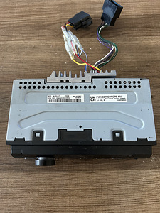 Pioneer MVH-S320BT (2 фото из 4)