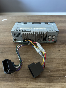 Pioneer MVH-S320BT (3 фото из 4)