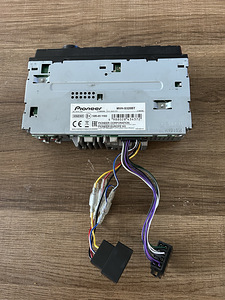 Pioneer MVH-S320BT (4 фото из 4)