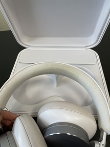 Наушники Bang & Olufsen Beoplay H95 Grey Mist (5 фото из 6)