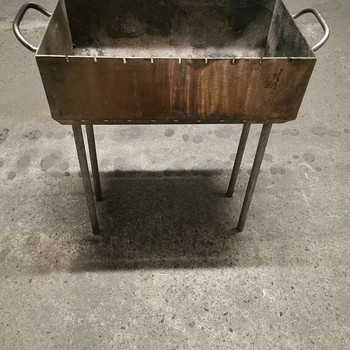 Roostevabast terasest grill