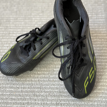 Футбольные бутсы Adidas F50