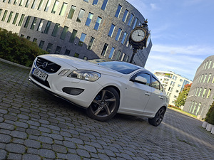 Volvo s60 (1 foto / 11)