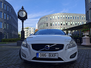 Volvo s60 (3 foto / 11)