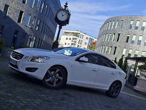 Volvo s60 (2 foto / 11)