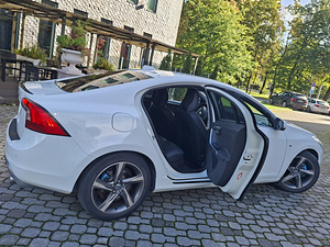 Volvo s60 (5 foto / 11)