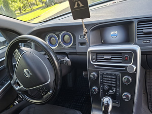 Volvo s60 (10 foto / 11)