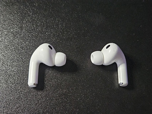 Apple komplekt: iPhone 16 Pro 128GB + AirPods Pro 3 | Origin (4 foto / 8)