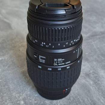 Sigma 70-300 f 4-5,6 D Nikonile F-mount