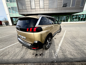 Peugeot 5008 (3 фото из 13)