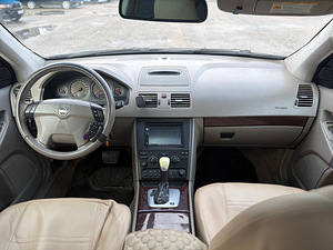 VOLVO XC90 (6 фото из 9)