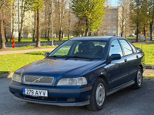 VOLVO S40 (1 фото из 10)
