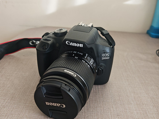 Canon EOS 2000D EF-S 18–55mm.