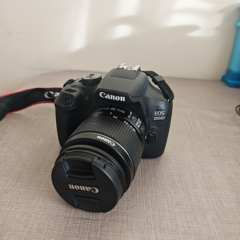 Canon EOS 2000D EF-S 18–55mm.