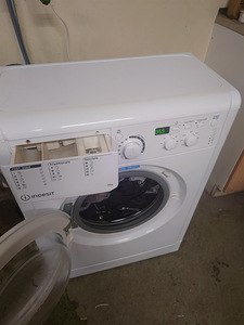 Kitsas pesumasin Indesit 30sm (6 foto / 6)