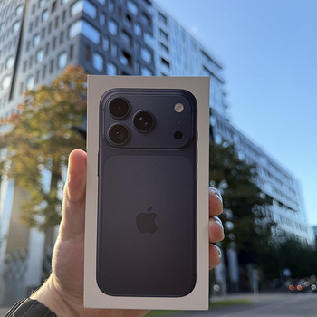 iPhone 17 Pro 256GB Deep Blue UUS