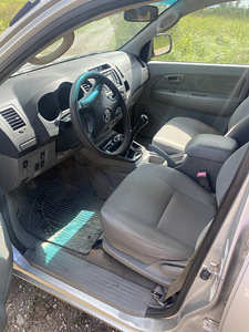 Toyota Hilux (5 foto / 7)