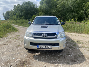 Toyota Hilux (6 foto / 7)
