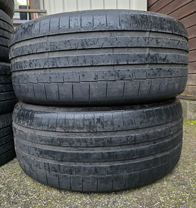 R21 rehvid 255 40 21 contiental 4.8mm 2tk (1 foto / 1)