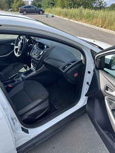 Ford Focus (3 фото из 13)