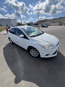 Ford Focus (11 фото из 13)