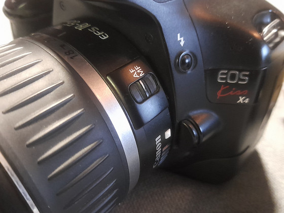 Canon EOS Kiss x4.
