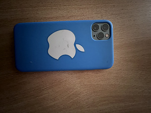 iPhone 11 Pro Max (2 foto / 3)
