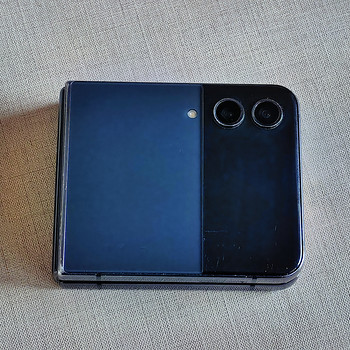 Samsung galaxy Z flip 4 256 Гб