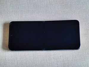 Samsung galaxy Z flip 4 256 Гб (4 фото из 4)