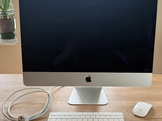 Apple iMac 21,5 дюйма с дисплеем Retina 4K в хорошем состоян