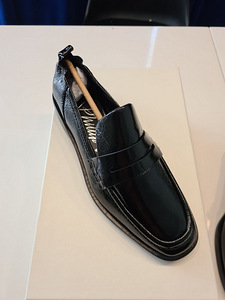 3.1 Phillip Lim — originaalsed lakknahast kingad (1 foto / 3)
