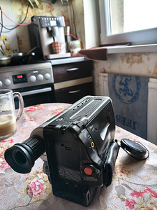 Videokaamera Samsung (16x Power Zoom) (2 foto / 7)