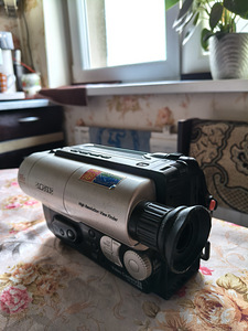 Videokaamera Samsung (16x Power Zoom) (3 foto / 7)