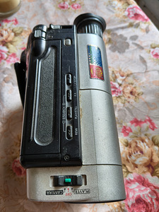 Videokaamera Samsung (16x Power Zoom) (4 foto / 7)