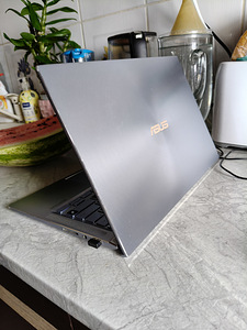 Sülearvuti ASUS ZenBook UM431D (3 foto / 5)