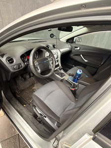 Ford mondeo (5 foto / 5)