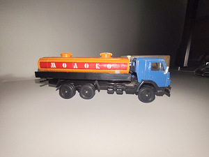 1:43 kamaz USSR modell (1 фото из 4)