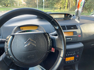 Citroen c4 (9 foto / 14)