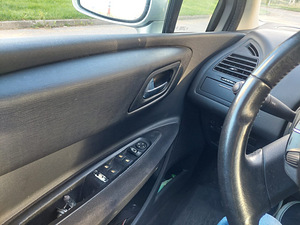 Citroen c4 (13 foto / 14)