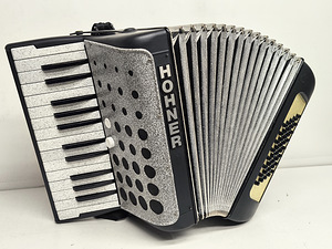 Akordion Hohner 40 bassi kotiga (2 foto / 3)