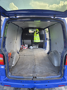 Volkswagen Transporter 1.9 77кВ (8 фото из 13)