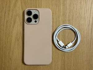 Apple iPhone 14 Pro Max Gold 128GB v heas korras (9 foto / 9)