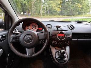 MAZDA 2 1.4B 55KW 2008 (6 фото из 8)