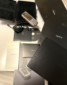 Vertu Ascent Ti Red (1 foto / 10)
