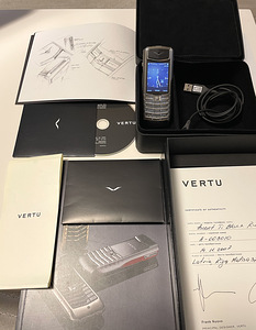 Vertu Ascent Ti Red (3 foto / 10)
