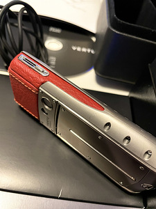 Vertu Ascent Ti Red (9 foto / 10)