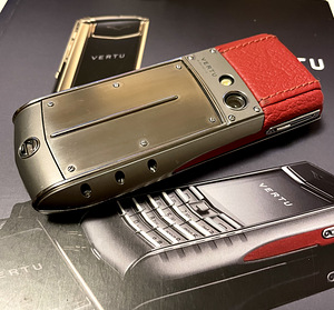 Vertu Ascent Ti Red (10 foto / 10)